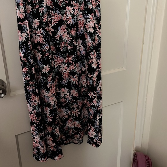 nwt franchesca's floral long dress with slit size: M - Picture 8 of 8